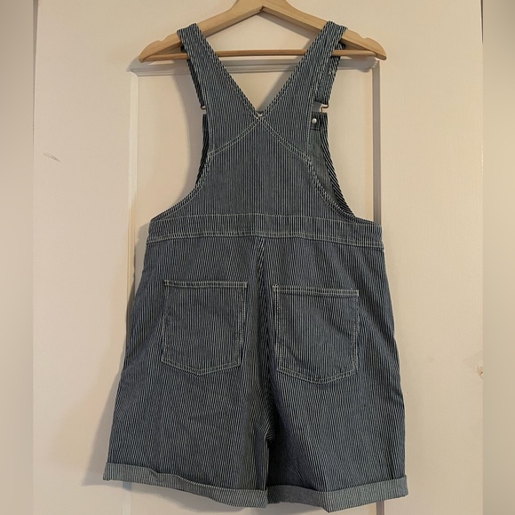 Universal Thread Overall Shorts Blue and White Railroad Pinstripes Size 2 - Picture 2 of 2
